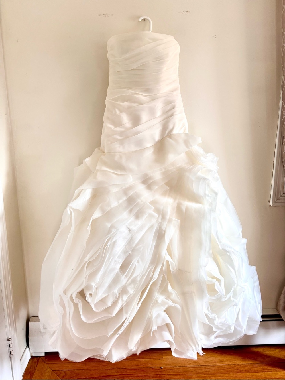 White by Vera Wang Strapless Ivory Draped Organza Wedding Dress